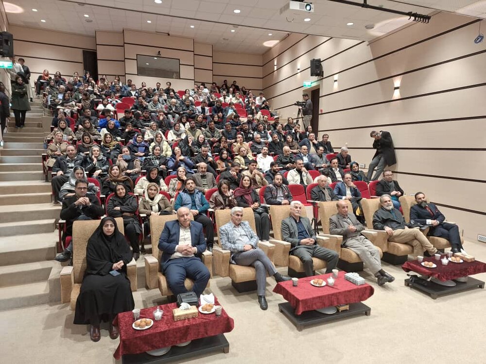 «هەگ شاعرم ئەنارم» و روایت تازه‌ای از شعر کردی معاصر