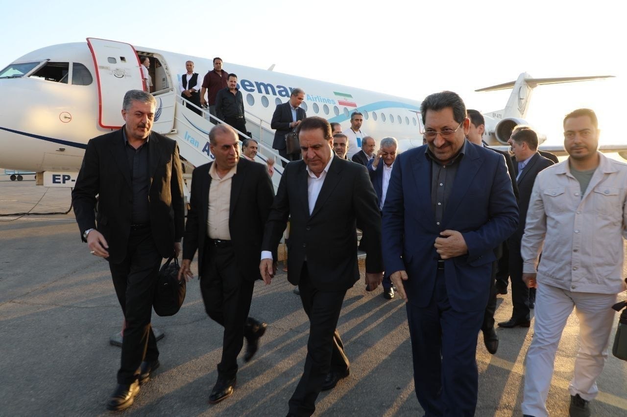 با استقبال احمد کرمی، وزیر صمت وارد ایلام شد