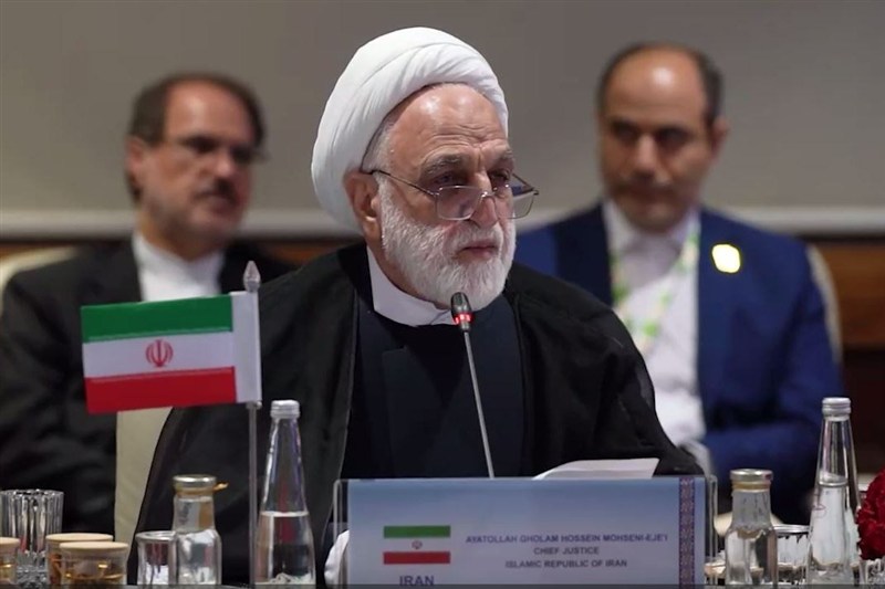 عاملان جنایت علیه ایران را تعقیب کنید
